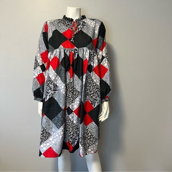 Hand Crafted Quilted Patchwork Printed Dress Grey, Red and White One size - Picture 1 of 16